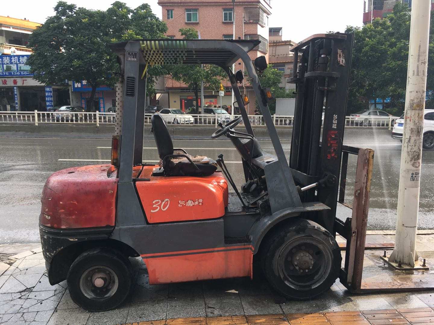 臺勵福二手叉車